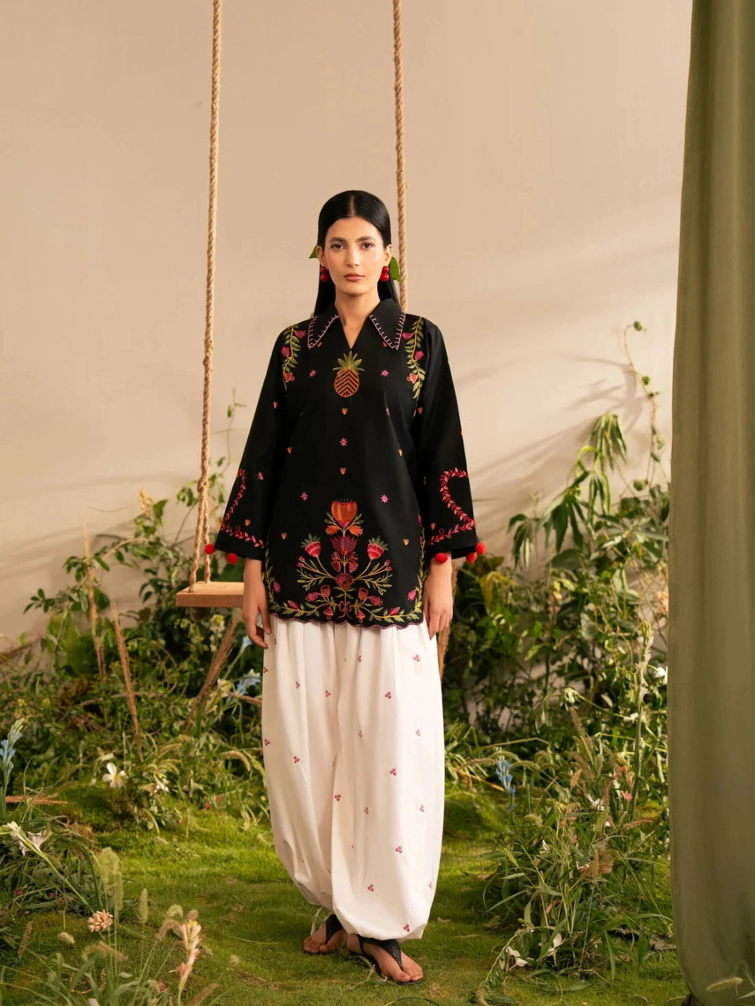 Bano Black Embroidered Women's 2 piece Set